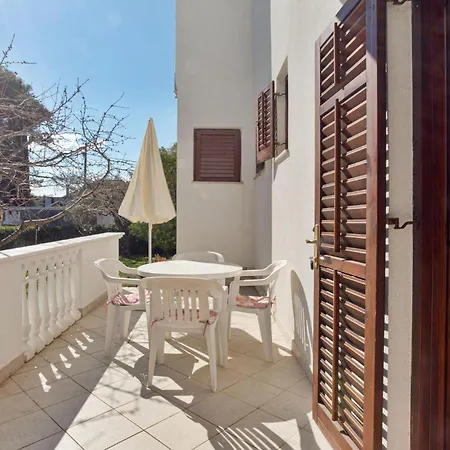 Amazing In With Wifi Apartment Petrcane
